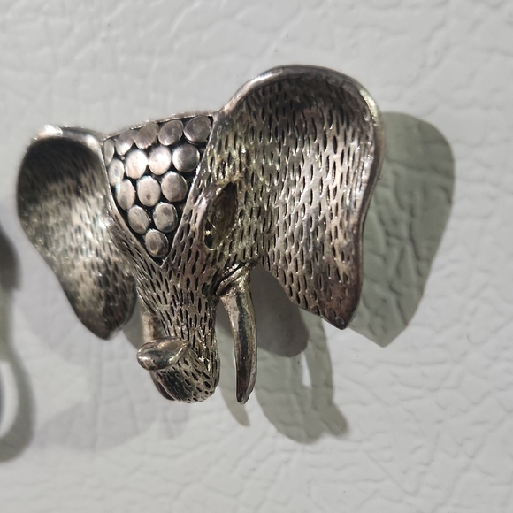 Silver Elephant Magnets - Picture 2 of 6